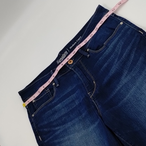 Signature Levi's Modern Capri denim jeans size 10 blue cuffed cropped short - Picture 6 of 12